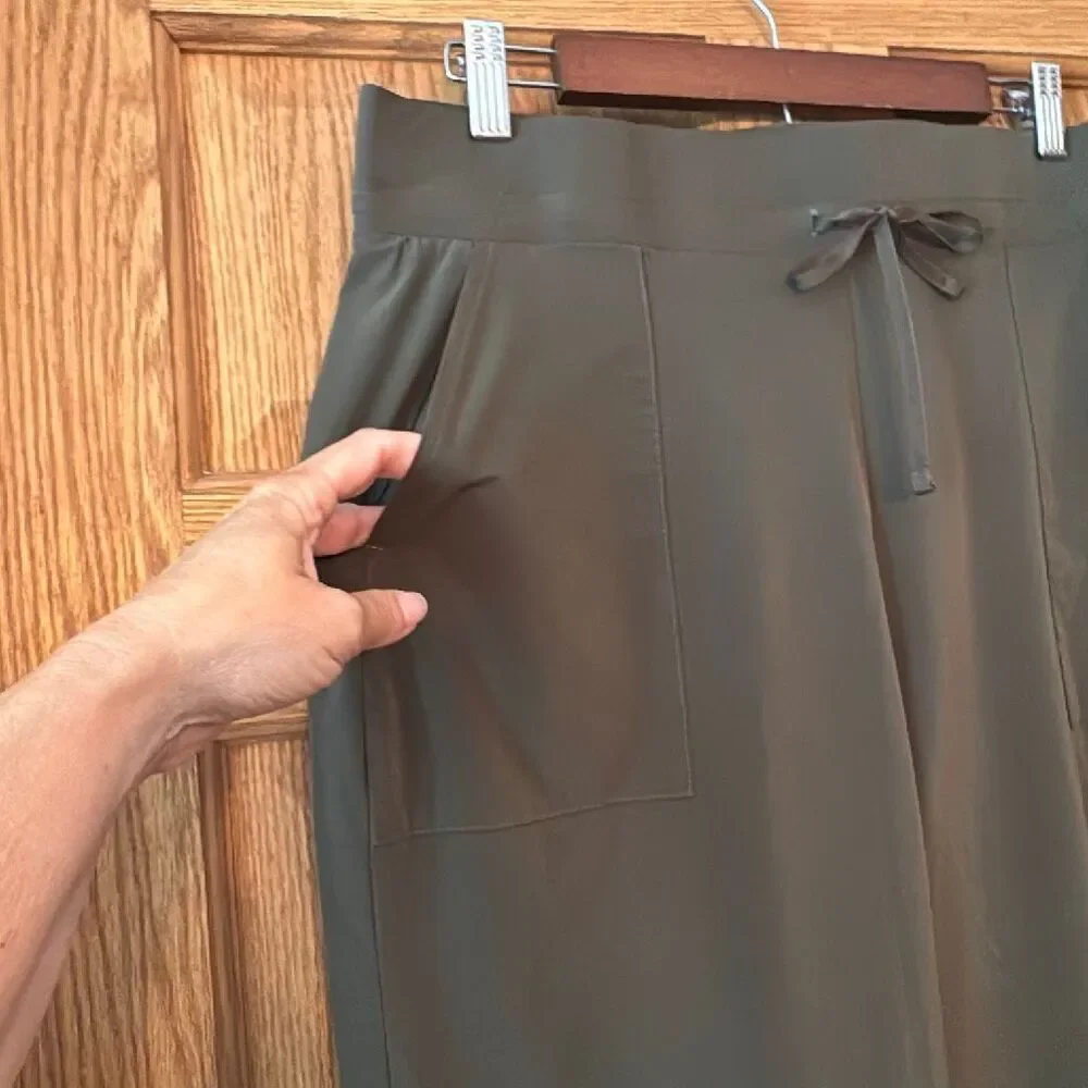 NIKE Bliss Luxe Training Pants 7/8 Army Green Dri-Fit Drawstring XL
